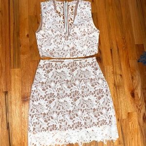 Olivaceous White Lace Matching Set